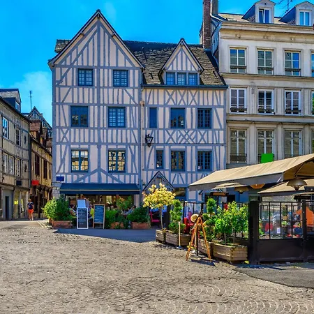 Le F2 Rue Du Gros Horloge A Rouen! * Rouen